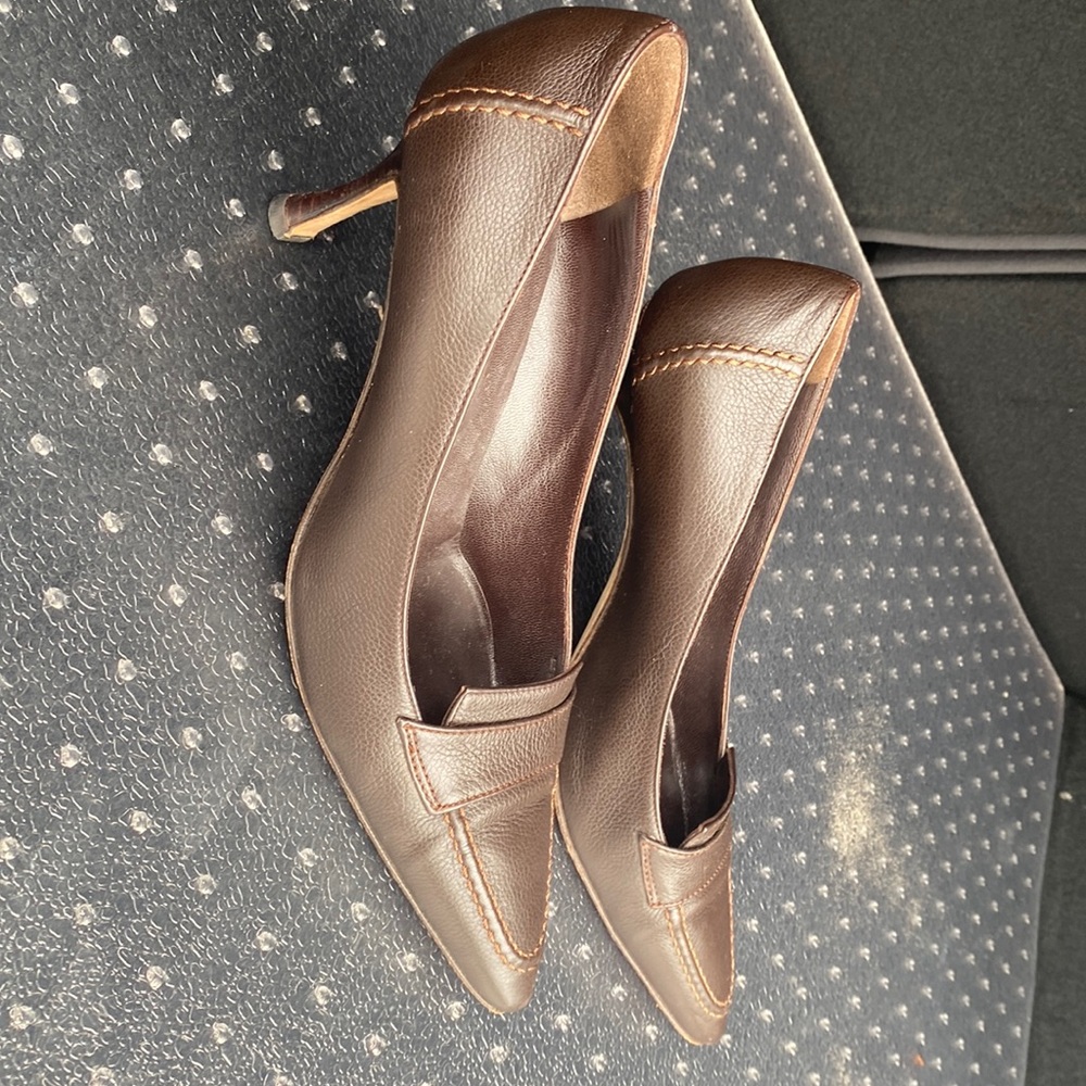 Brown Manolo Blahnik‘s 8 1/2 in Great condition